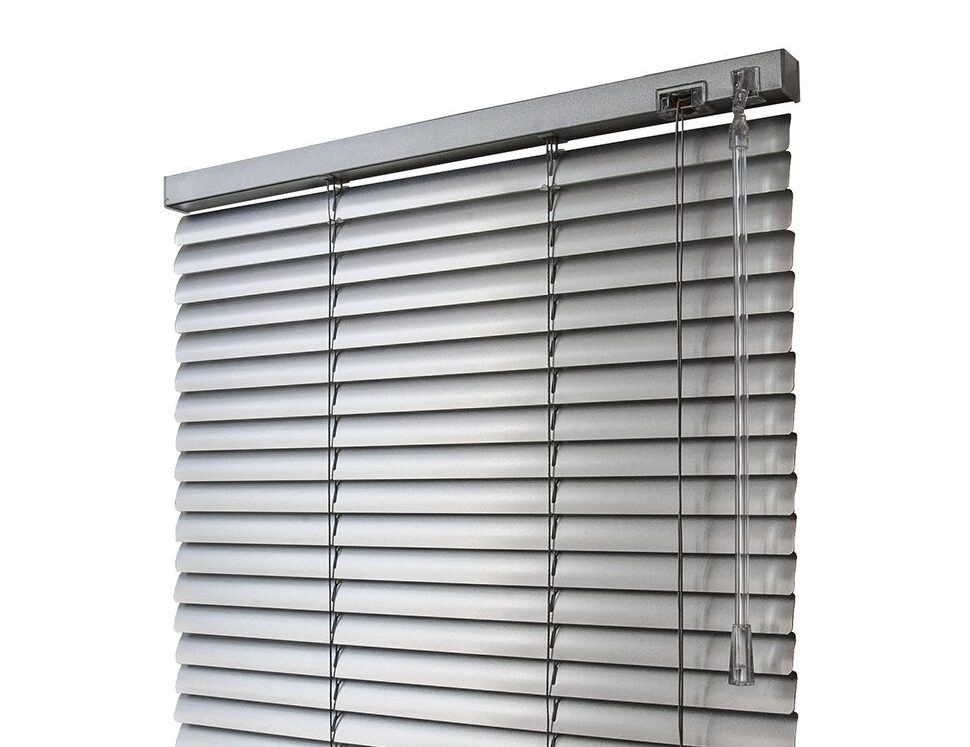 Горизонтальные жалюзи с электроприводом